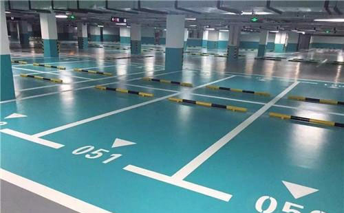 乌恰乌恰环氧地坪中涂：构筑坚固地面的关键环节